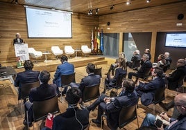 La directora de Diario LA RIOJA, Teresa Cobo, en la inauguración del foro económico.