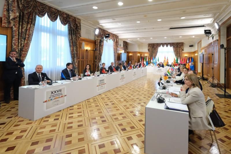 Imagen del momento en el que ha dado comienzo la reunión. 