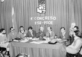 Congreso del PSOE en el año 1981, donde se efectuó el traspaso de poderes entre Javier Sáenz Cosculluela y Ángel Martínez Sanjuán