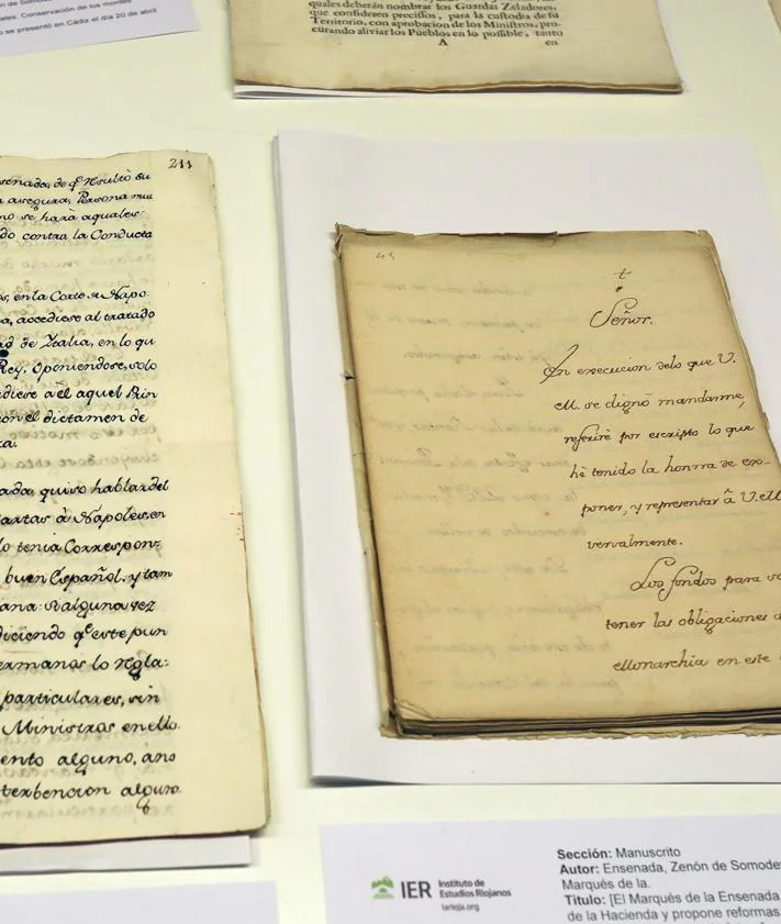 Imagen secundaria 2 - Detalle de distintos documentos sobre Sagasta y Marqués de la Ensenada de la Biblioteca del IER, e imagen del pasillo donde se custodia su fondo antiguo.