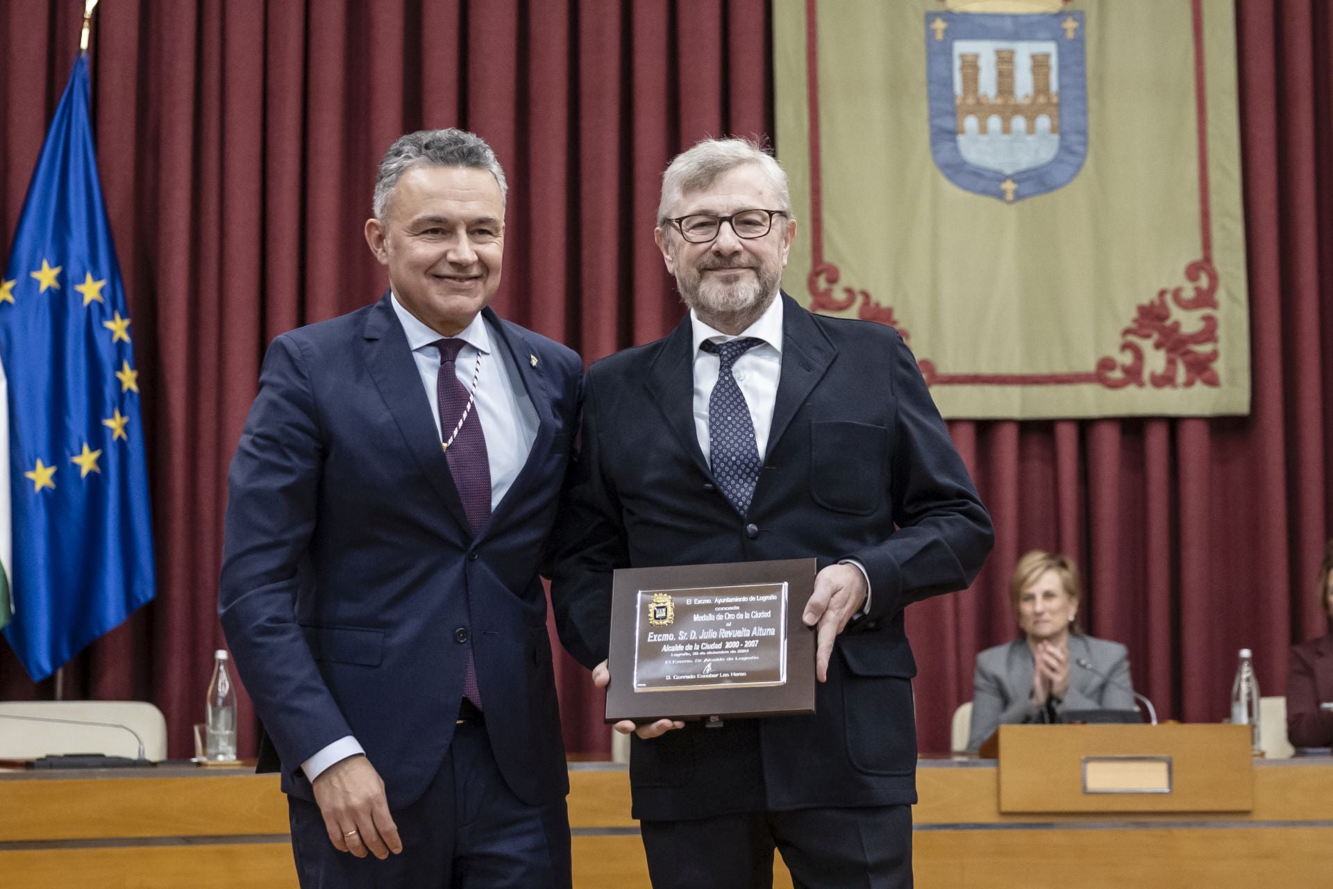 La entrega de la medalla de oro a cuatro exalcaldes de Logroño, en imágenes