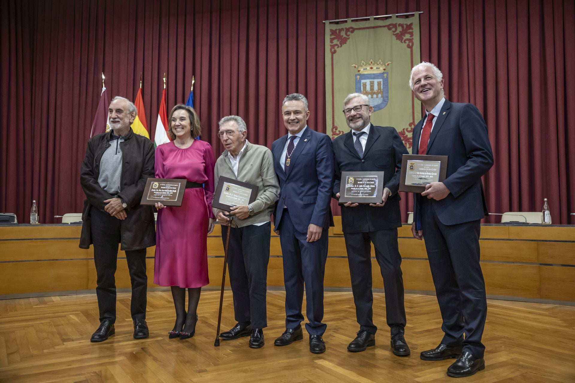 La entrega de la medalla de oro a cuatro exalcaldes de Logroño, en imágenes