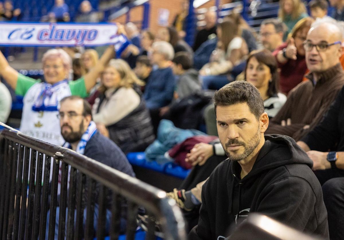 Ricardo Úriz en la grada del Palacio de los Deportes, la semana pasada.