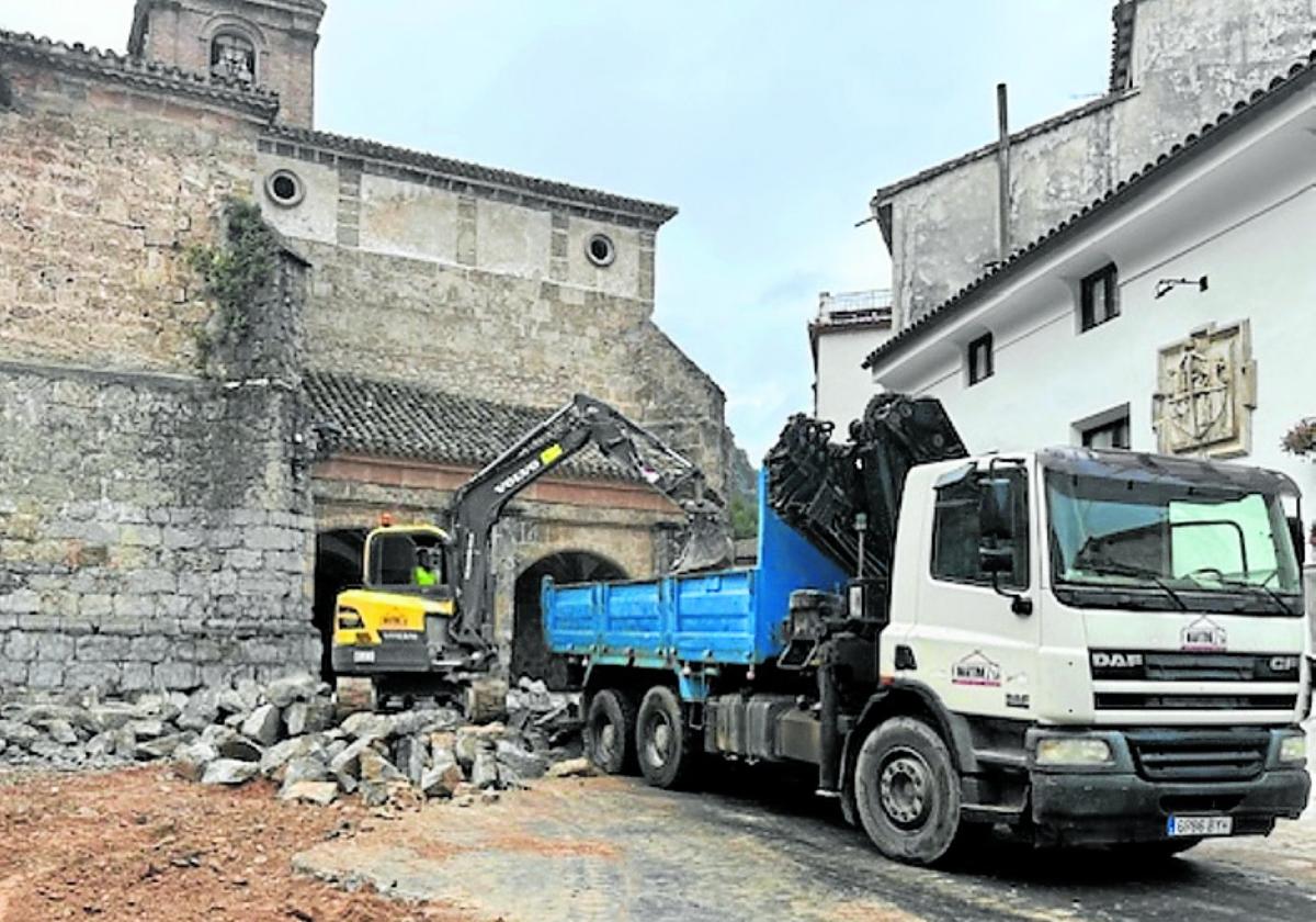 Los trabajos en la céntrica plaza se van a extender por seis meses.