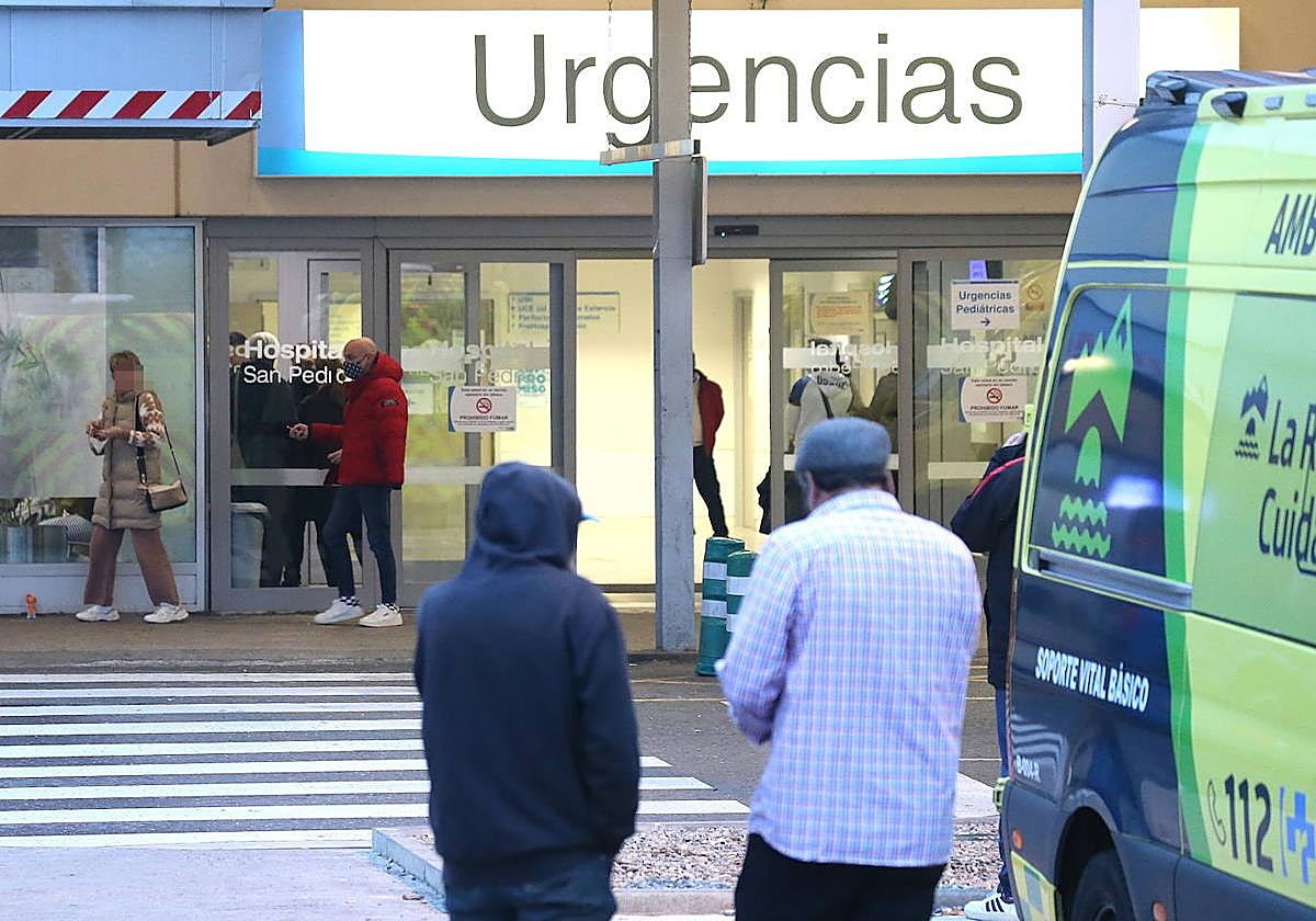Exterior de Urgencias del Hospital San Pedro.