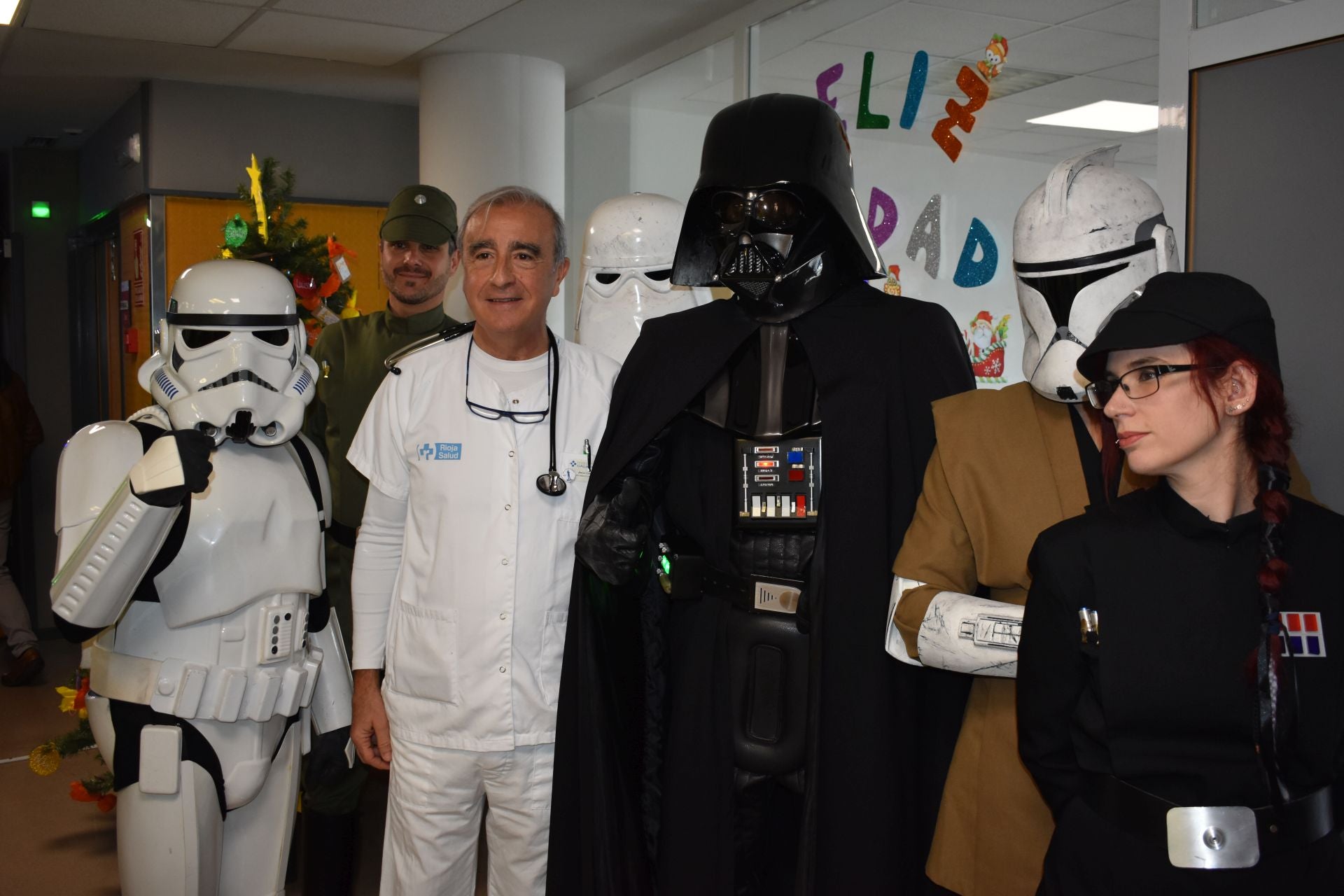 Los personajes de Star Wars visitan el Hospital de Calahorra