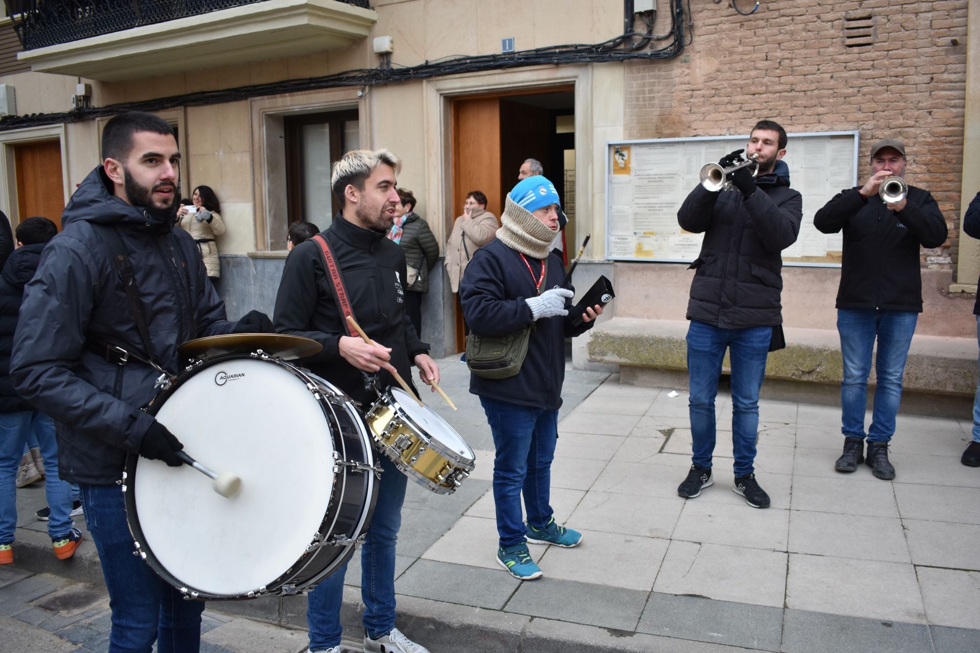Aldeanueva lanza el cohete de las fiestas de invierno