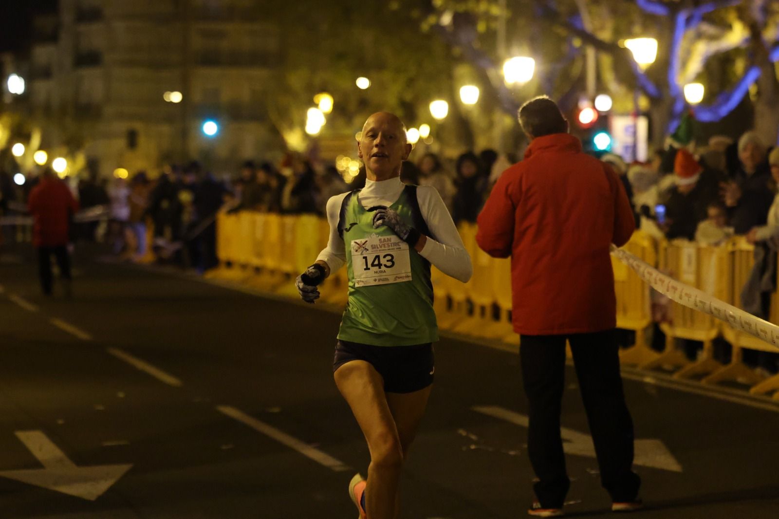 Los logroñeses llenan de nuevo las calles en la San Silvestre