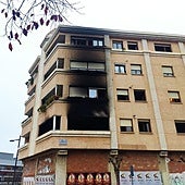 Una persona en la UCI y quince atendidos en el San Pedro por intoxicación de humo en un incendio en Logroño