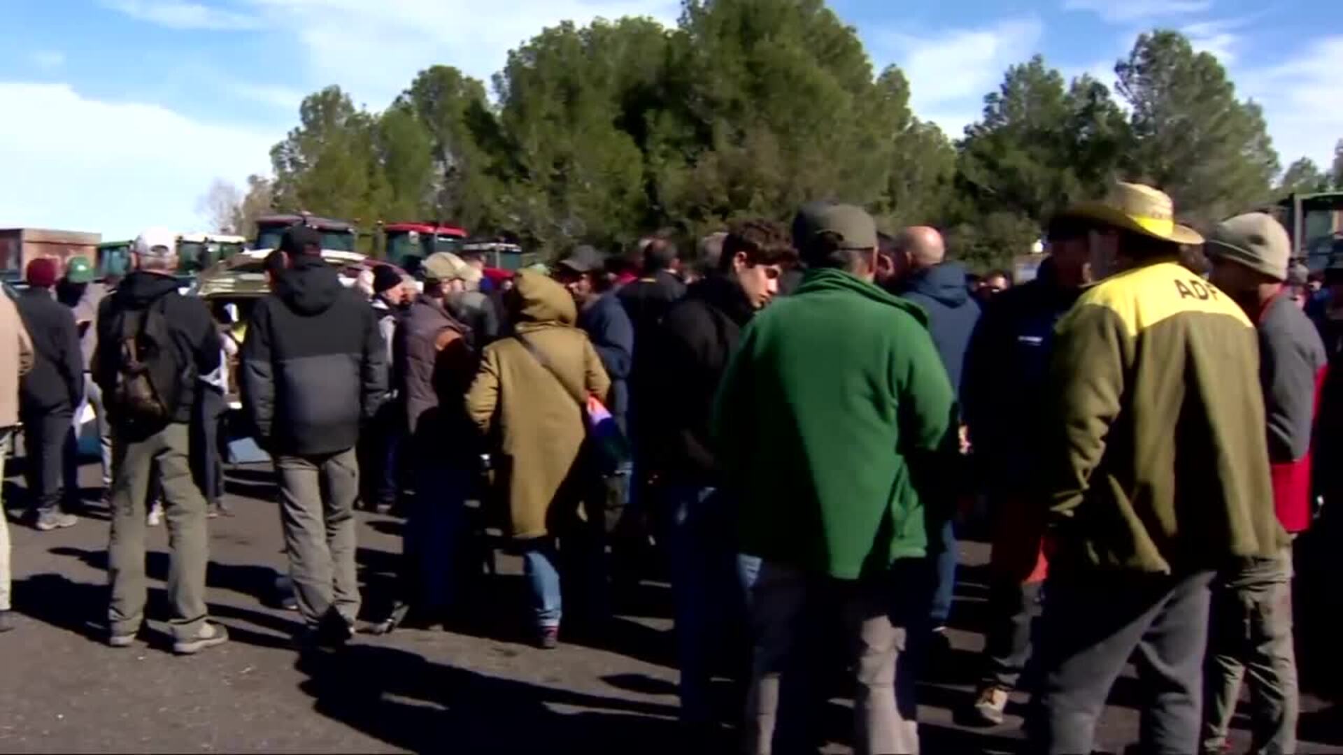 Tractores se concentran este martes en Mercabarna, Port de Tarragona y Pontós (Girona)