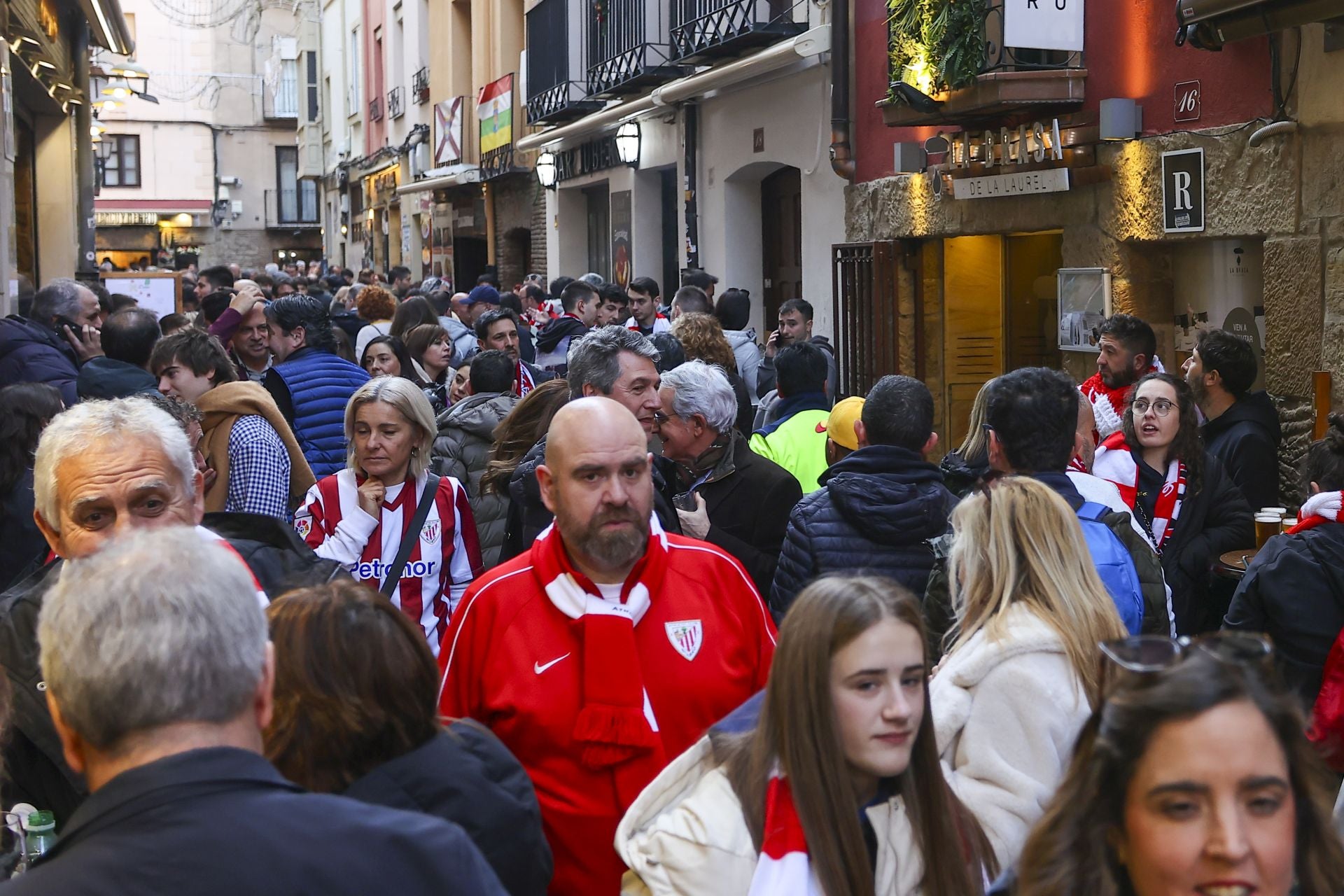 El ambiente en Laurel antes del partido entre UDL y Athletic