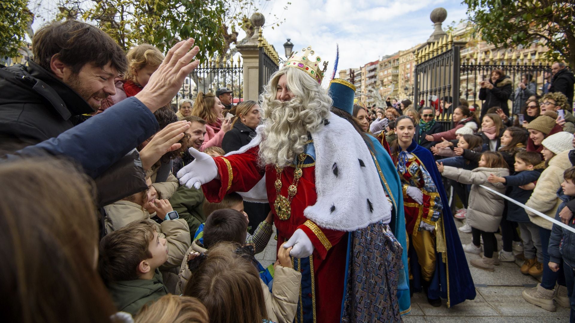 Capellán recibe a los Reyes Magos