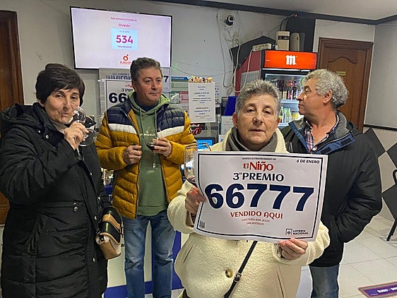 Charo, riojana agraciada con el tercer premio: «Si lo llego a saber antes nos vamos a comer a algún lado»