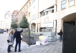 Arraiz y Escobar, frente al edificio de los juzgados que será desmantelado.