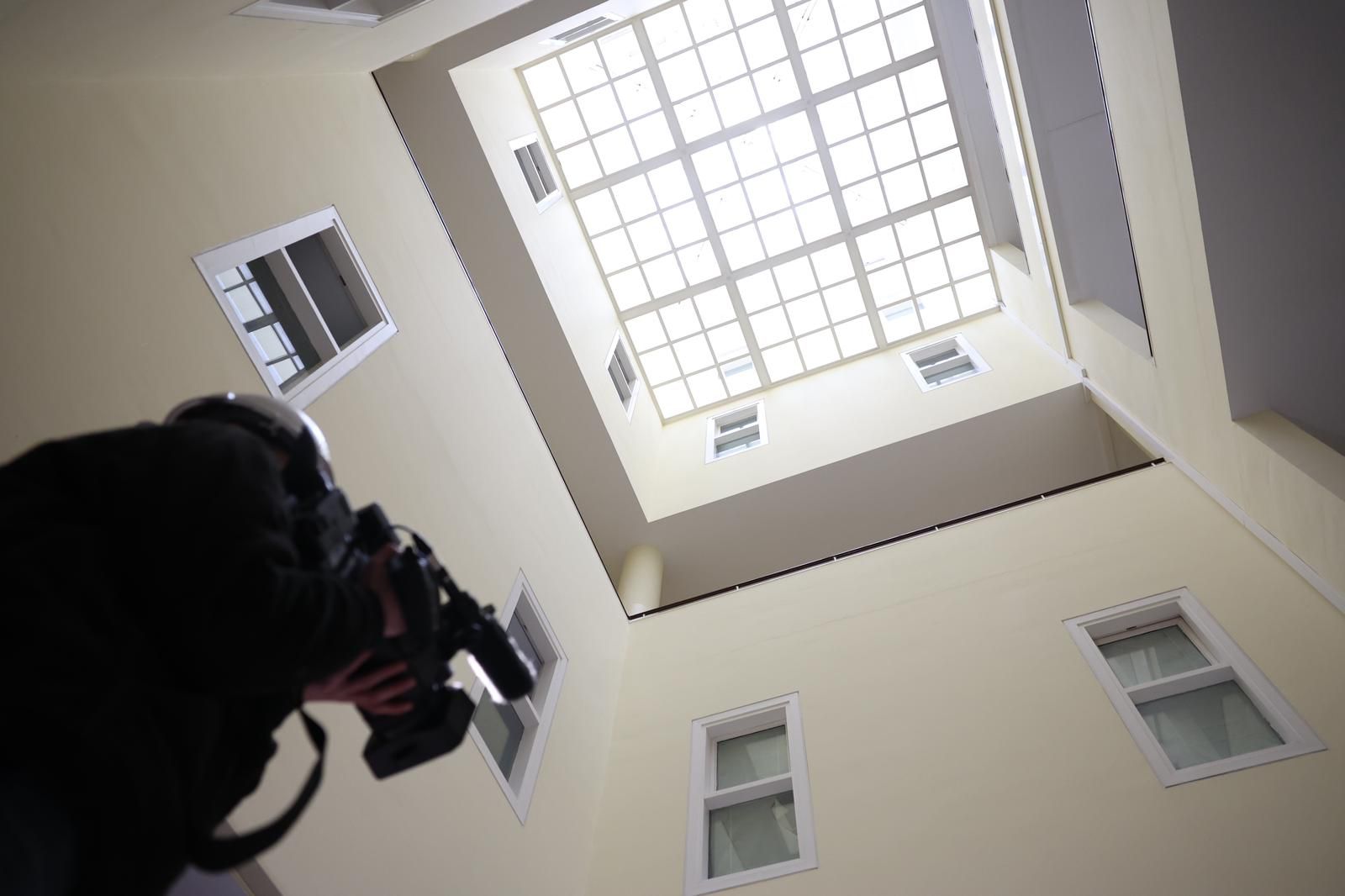 Lucernaria del interior del edificio que será derruido para ampliar el teatro Bretón.