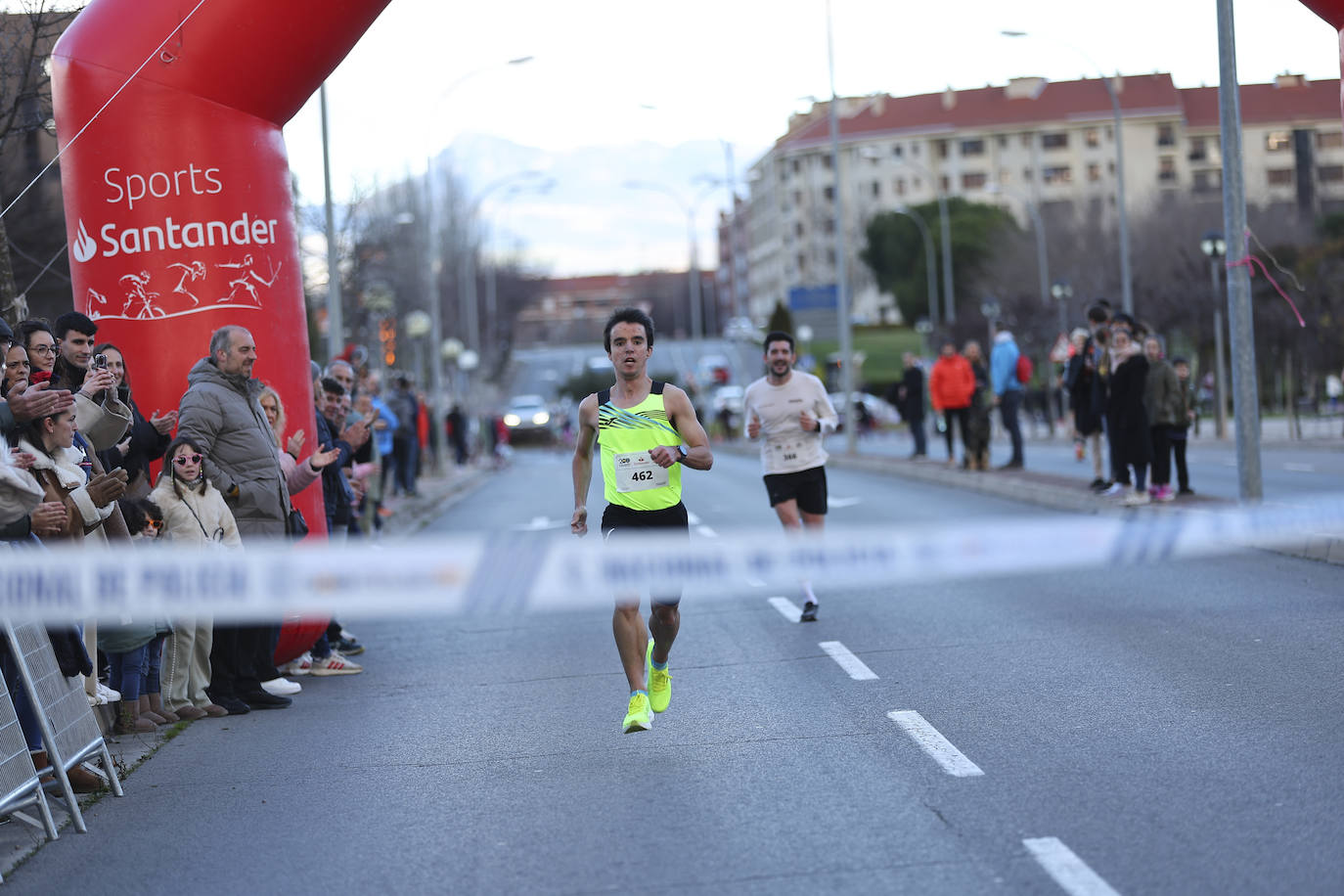 La carrera solidaria de la Policía Nacional en Logroño, en imágenes