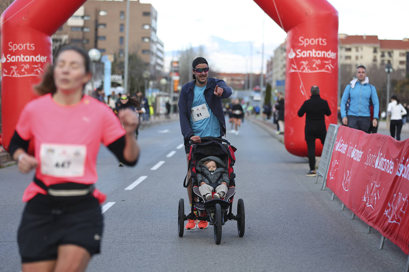 La carrera solidaria de la Policía Nacional en Logroño, en imágenes