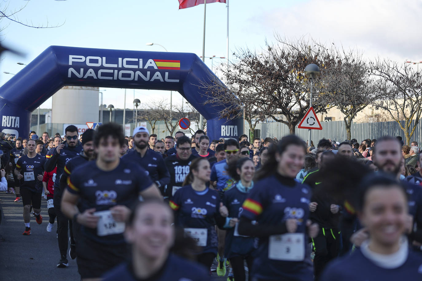 La carrera solidaria de la Policía Nacional en Logroño, en imágenes