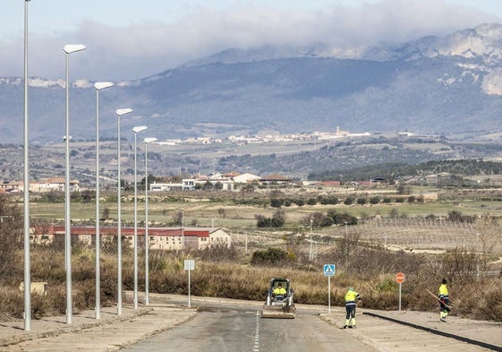 Trabajos en el polígono Las Cañas, este lunes.