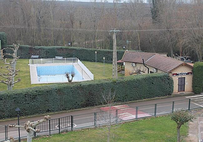 Vista del bar de verano próximo a las piscinas municipales