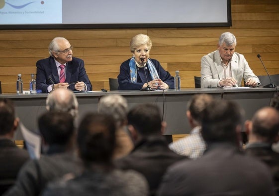 José Trigueros, María Cruz Díaz y Pedro Lara, durante la presentación de la jornada 'La Retorna: una obra de ingeniería única'.