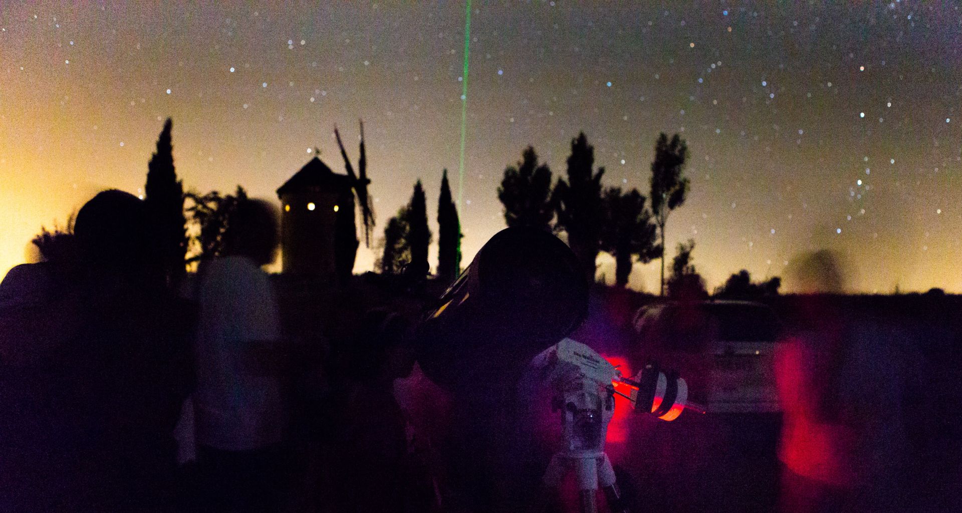 Ocón se postula en Fitur para convertirse en referente nacional del astroturismo