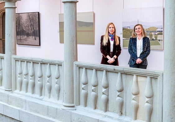 Marta Fernández Cornago, presidenta del Parlamento de La Rioja, y la rectora Eva Sanz Arazuri.