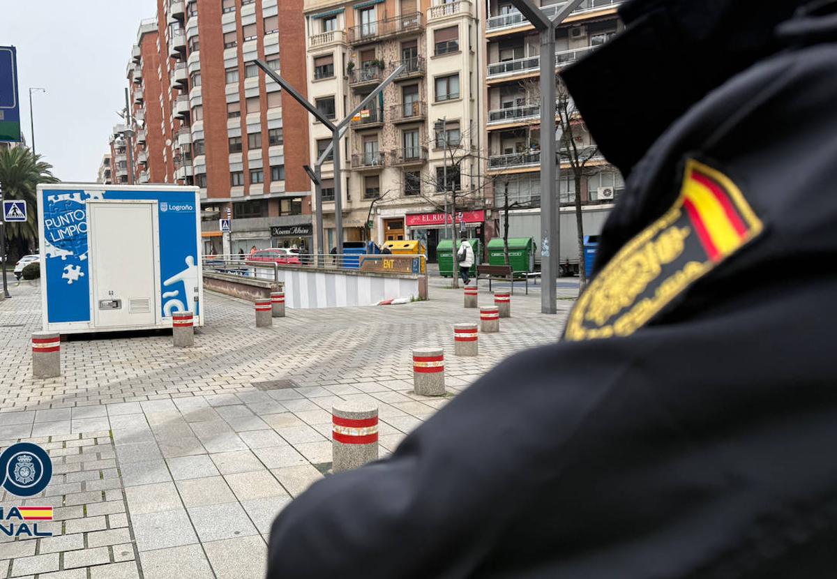 Detenido tras simular que le habían golpeado su coche en un parking de Logroño