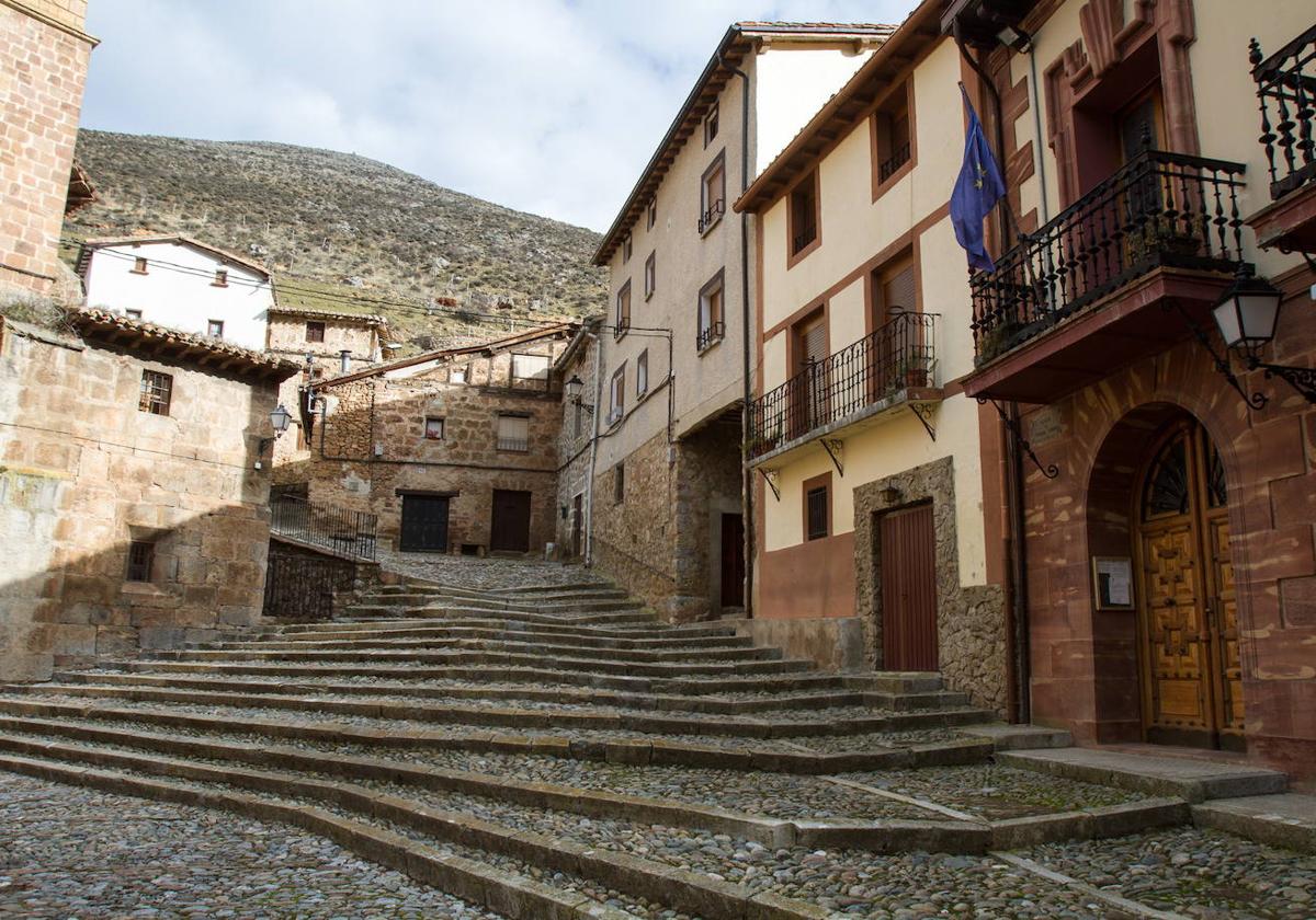 Calle empedrada de Brieva de Cameros, en una imagen de archivo.