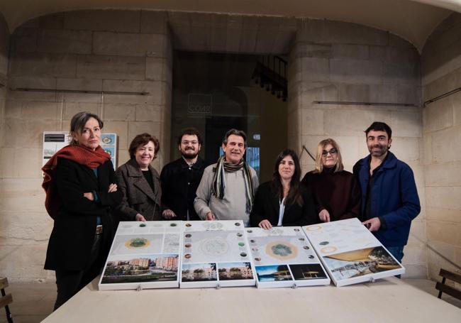 El jurado del concurso, este miércoles, en la sede del COAR.