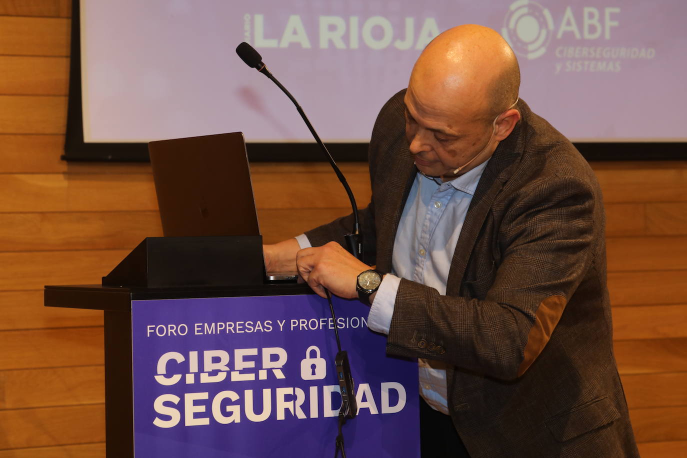 El foro &#039;Empresas y Profesionales: Ciberseguridad&#039;, en imágenes