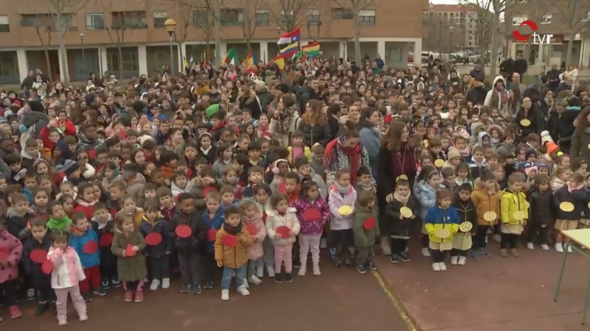 2.000 voces por la paz