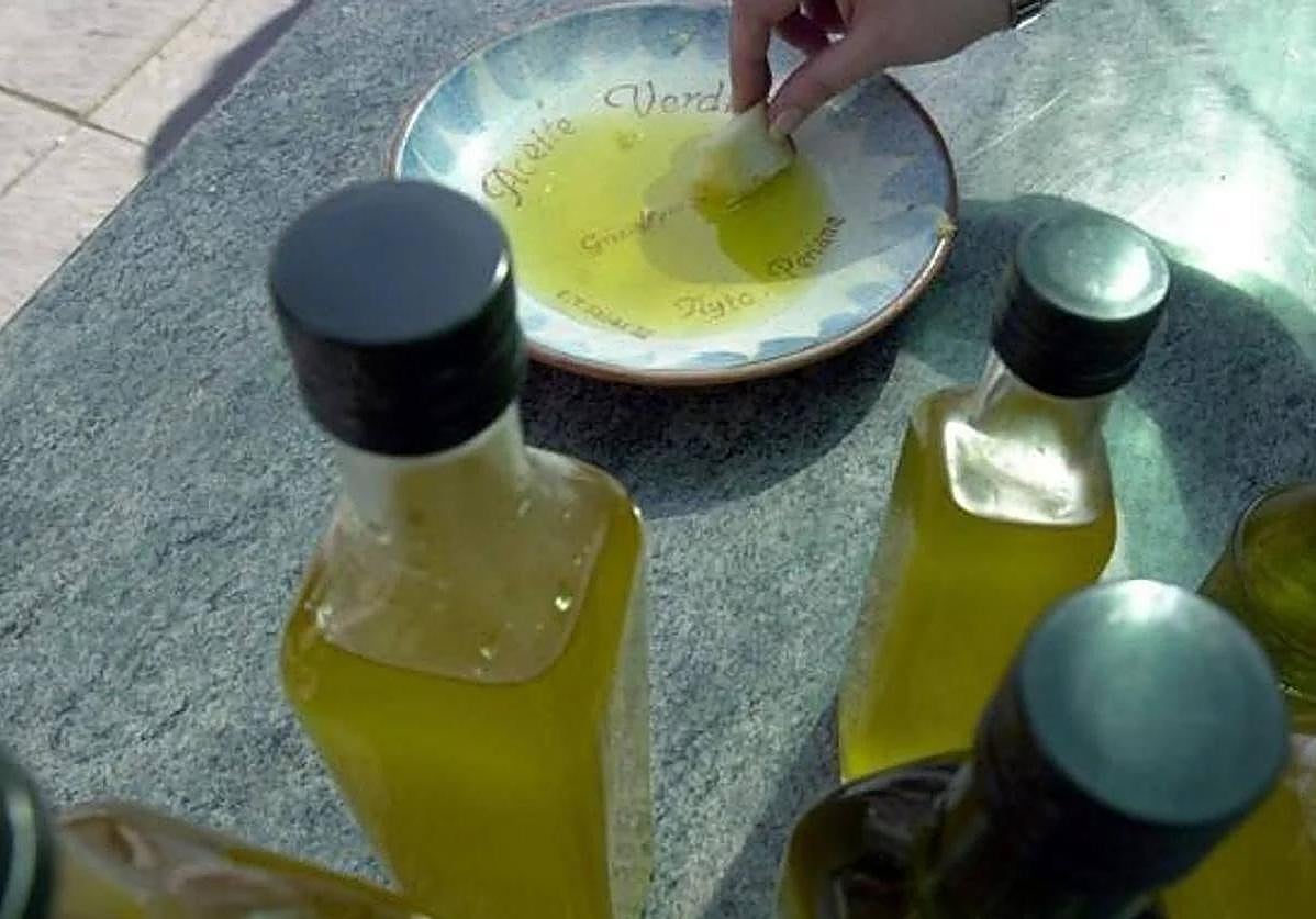 Botellas de aciete de oliva.