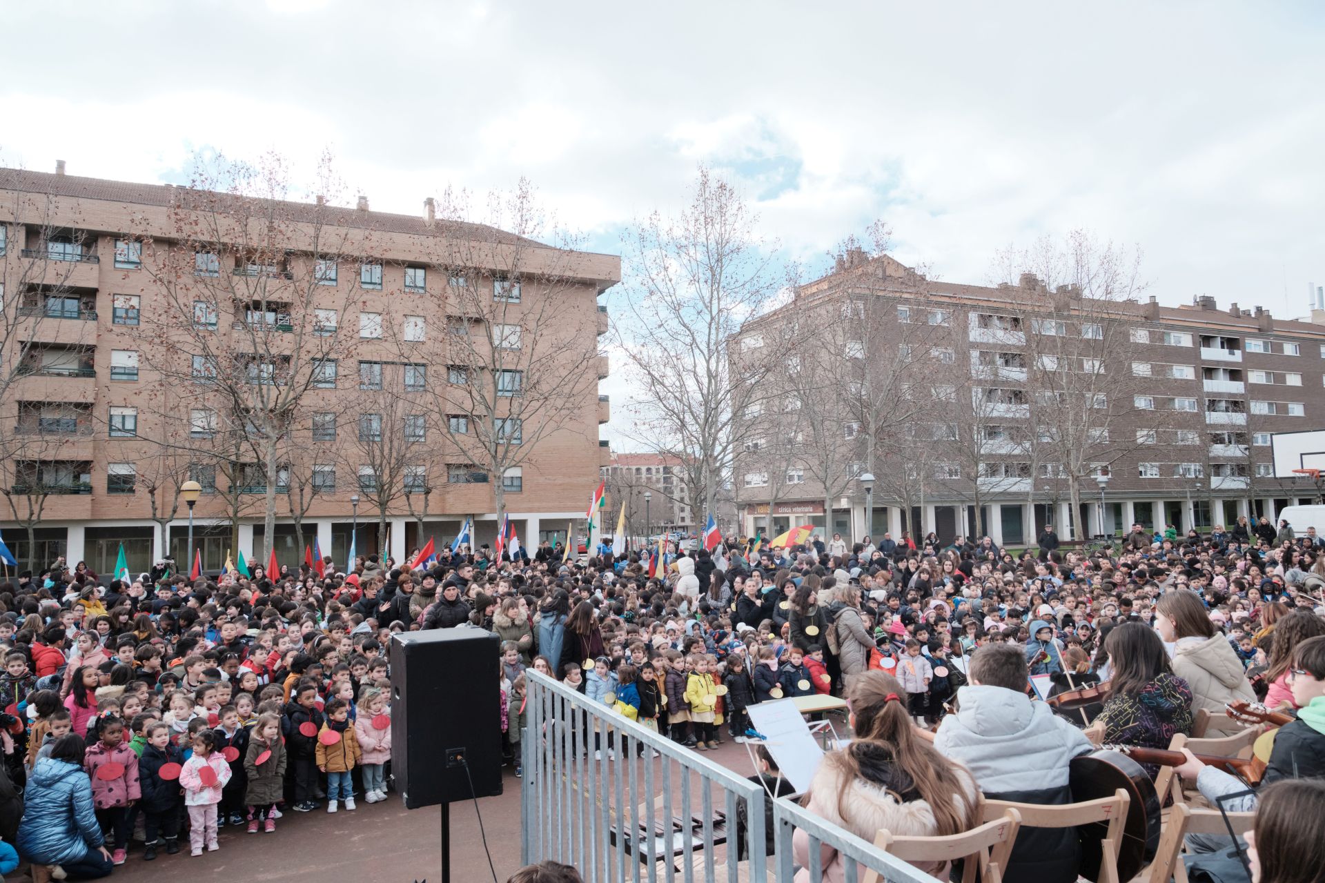 Cinco colegios logroñeses celebran el Día de La Paz en el Parque San Miguel