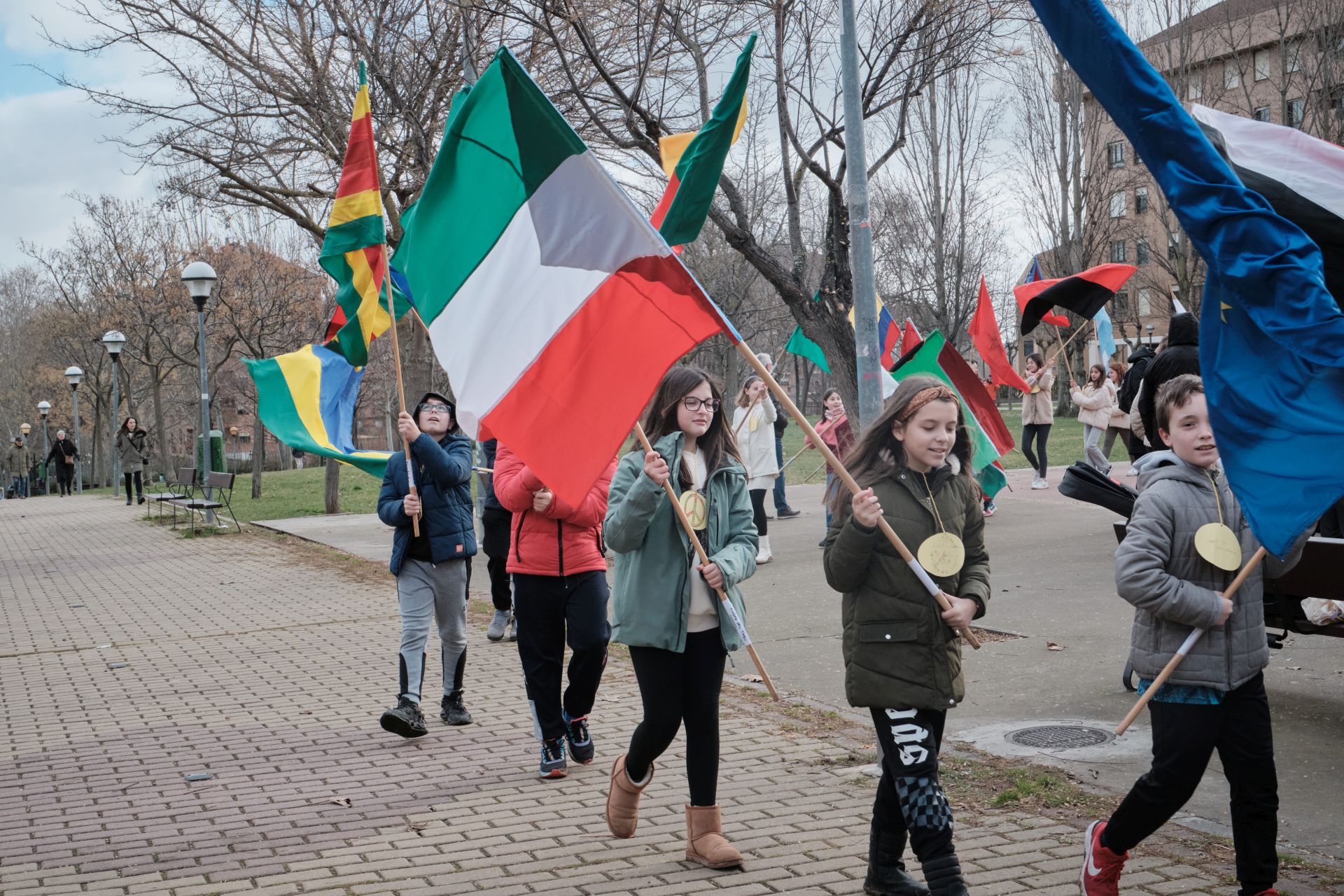 Cinco colegios logroñeses celebran el Día de La Paz en el Parque San Miguel