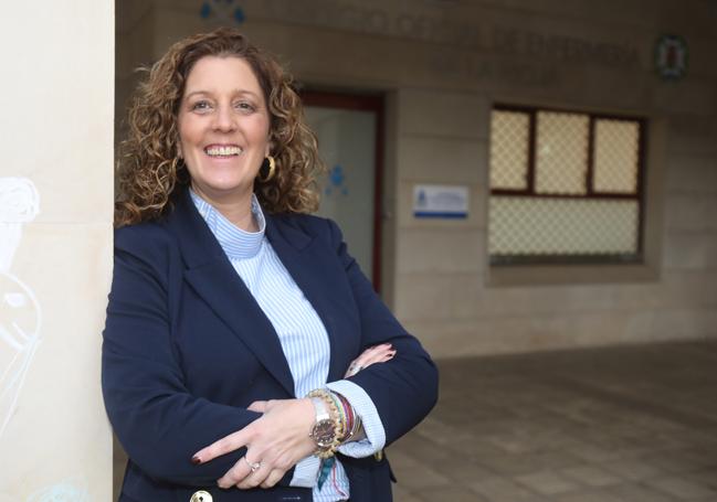 La presidenta en funciones y candidata a la reelección, a las puertas del ente colegial.