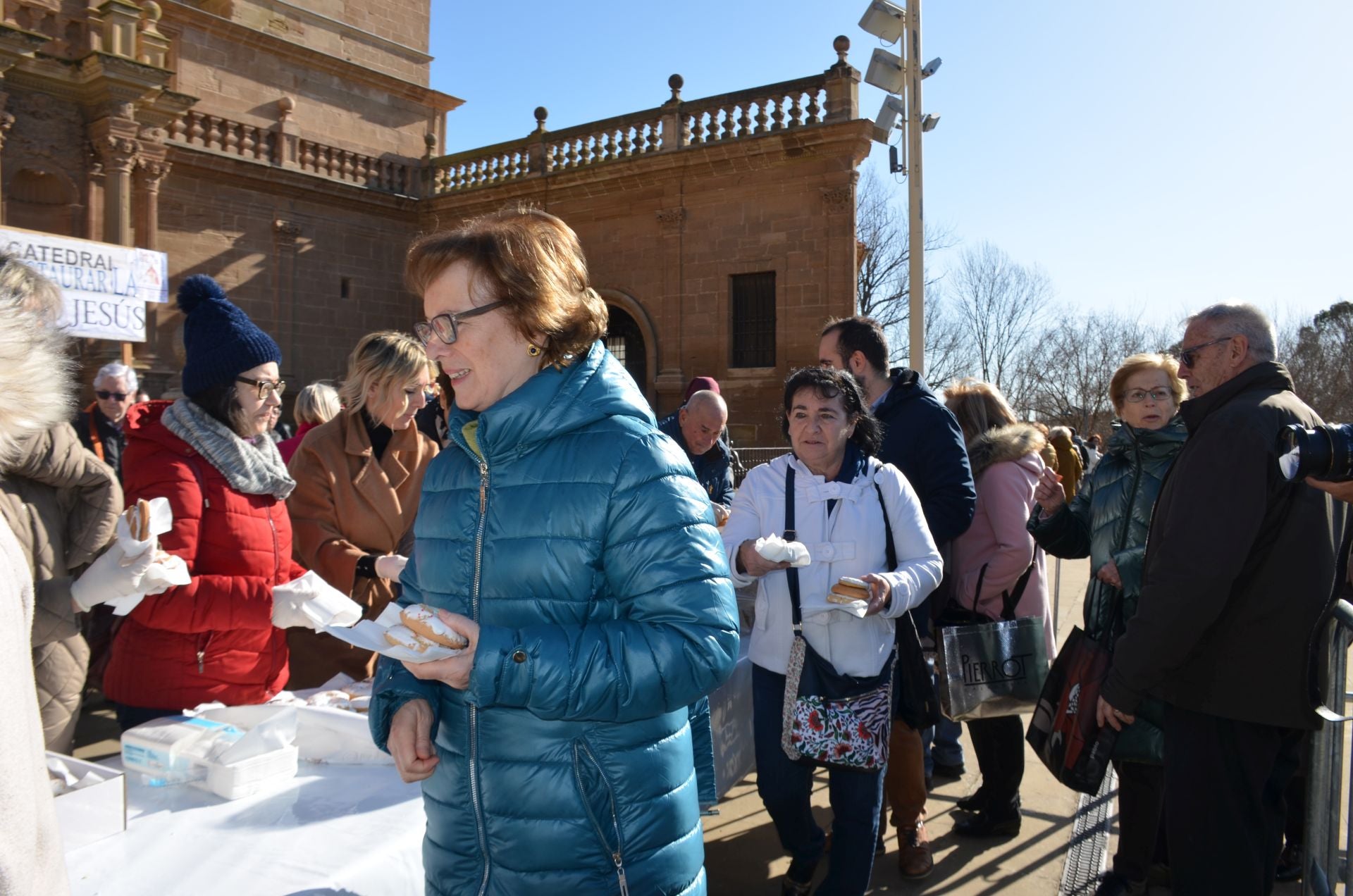 La tradicional bendición de roscos de San Blas