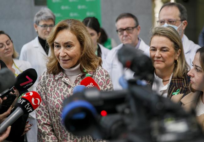 María Martín y Elena Eguizábal atienden a los medios de comunicación.