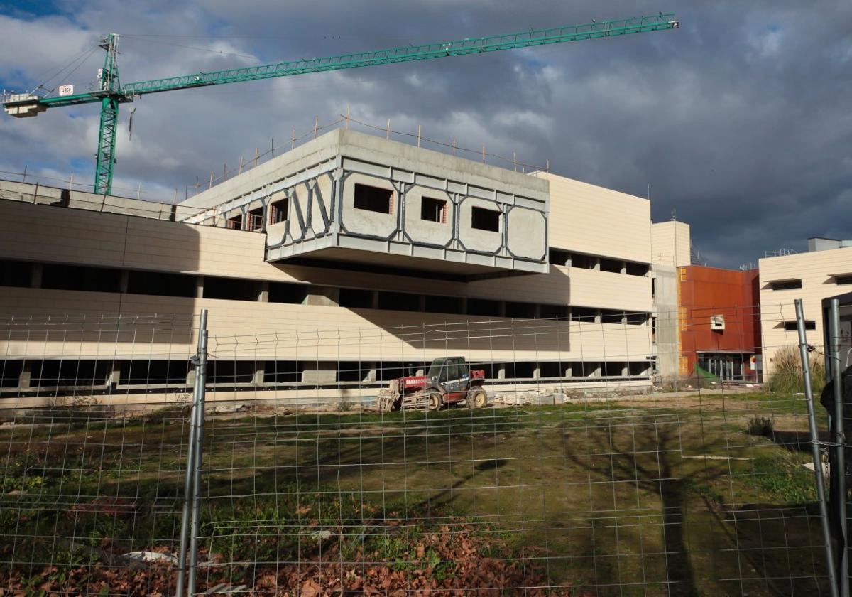 Obras de la cuarta fase del Centro Científico Tecnológico (CCT) de la UR en enero de 2013.