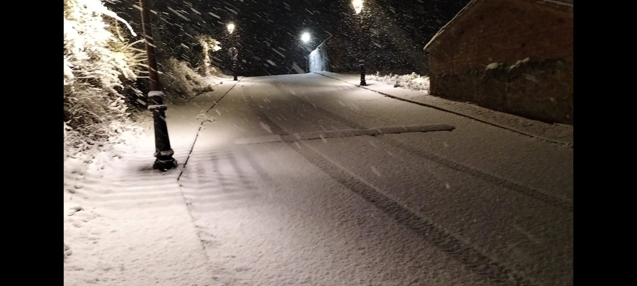 Calle nevada en Las Ruedas de Ocón.