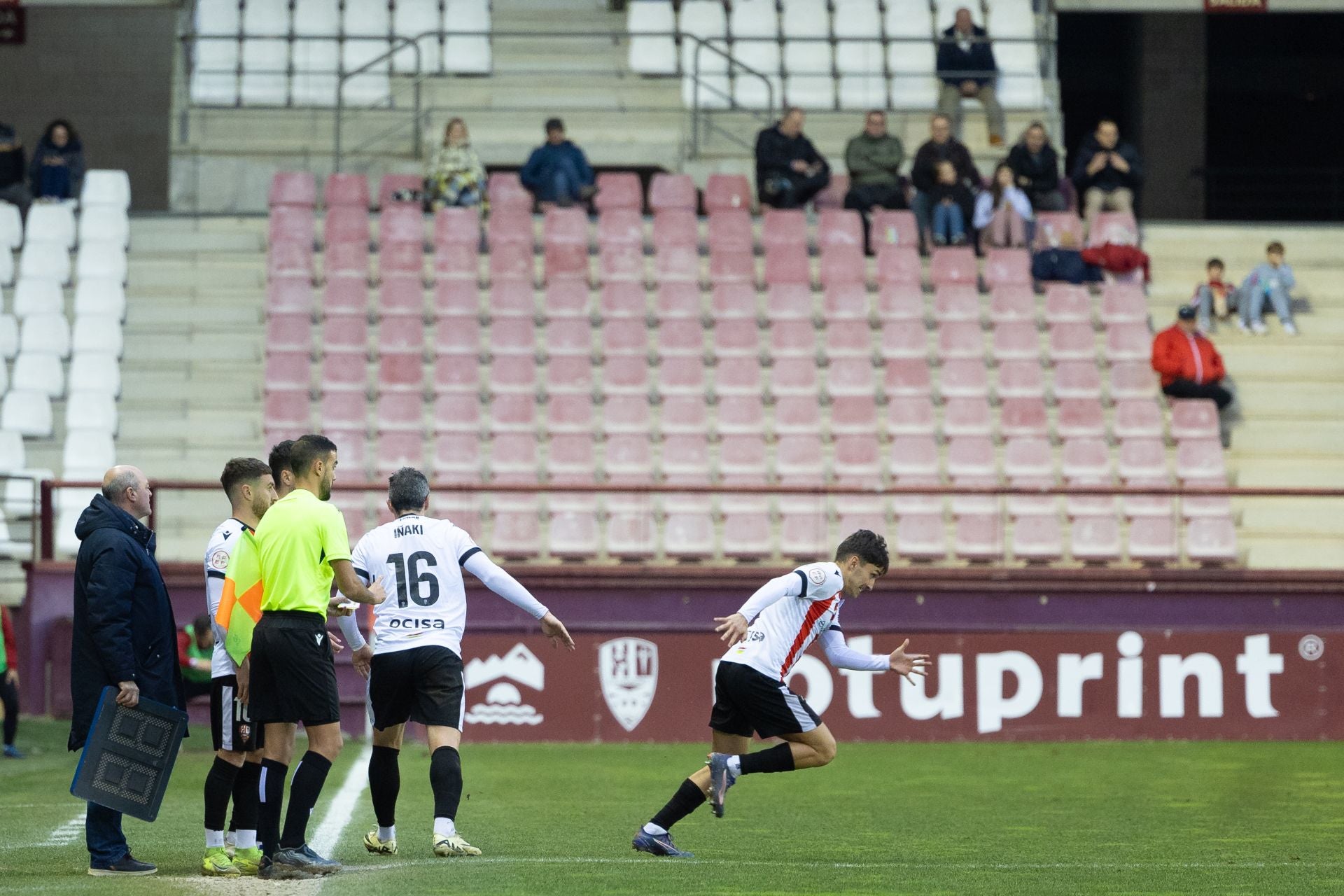 La goleada de la UD Logroñés, en imágenes