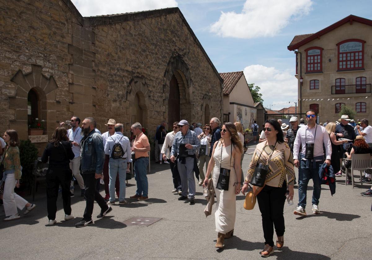 Participantes en la Cata del Barrio de la Estación, en Haro.