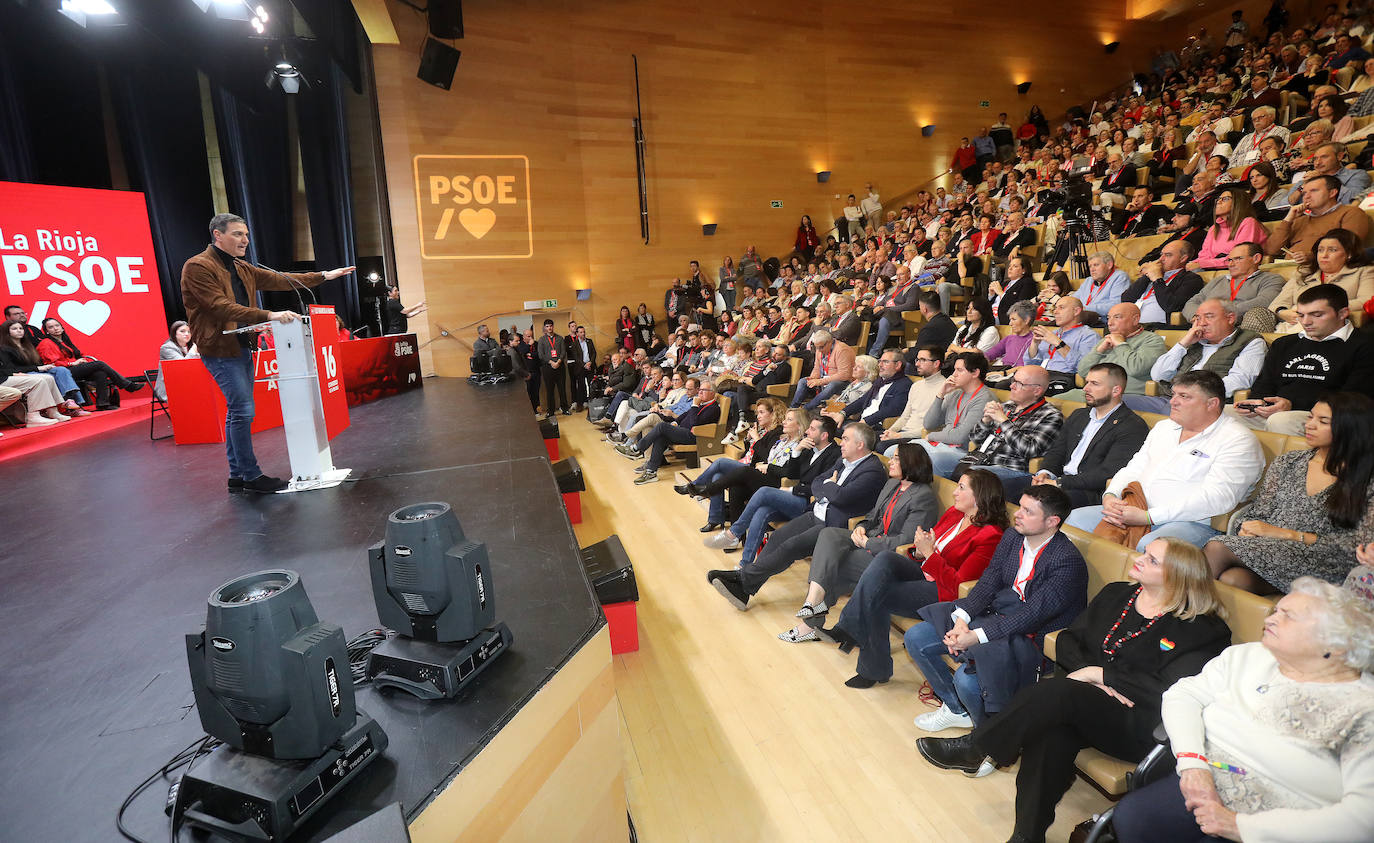 La intervención de Pedro Sánchez en el Congreso Regional del PSOE riojano, en imágenes