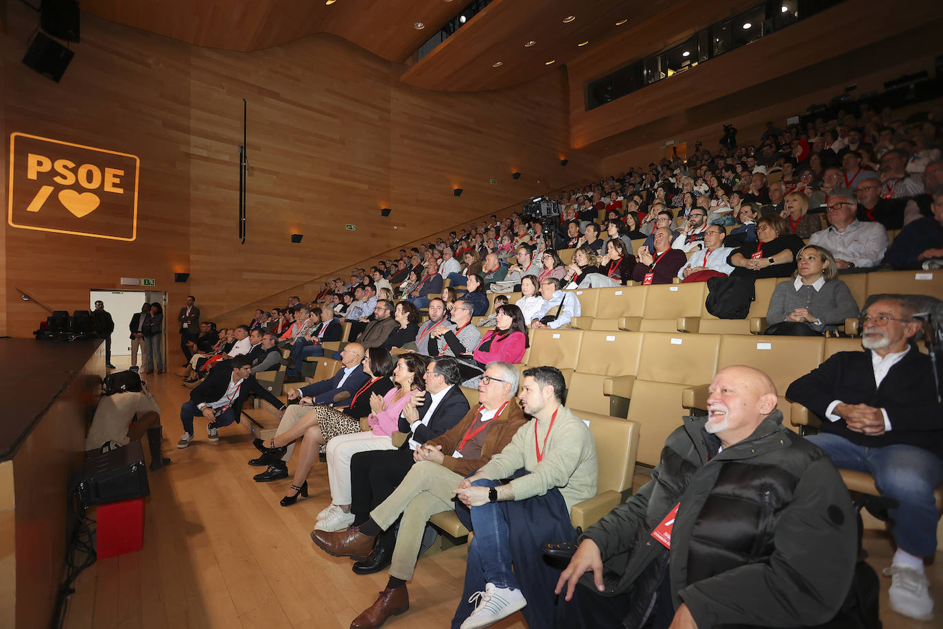 La proclamación de García al frente del PSOE riojano, en imágenes