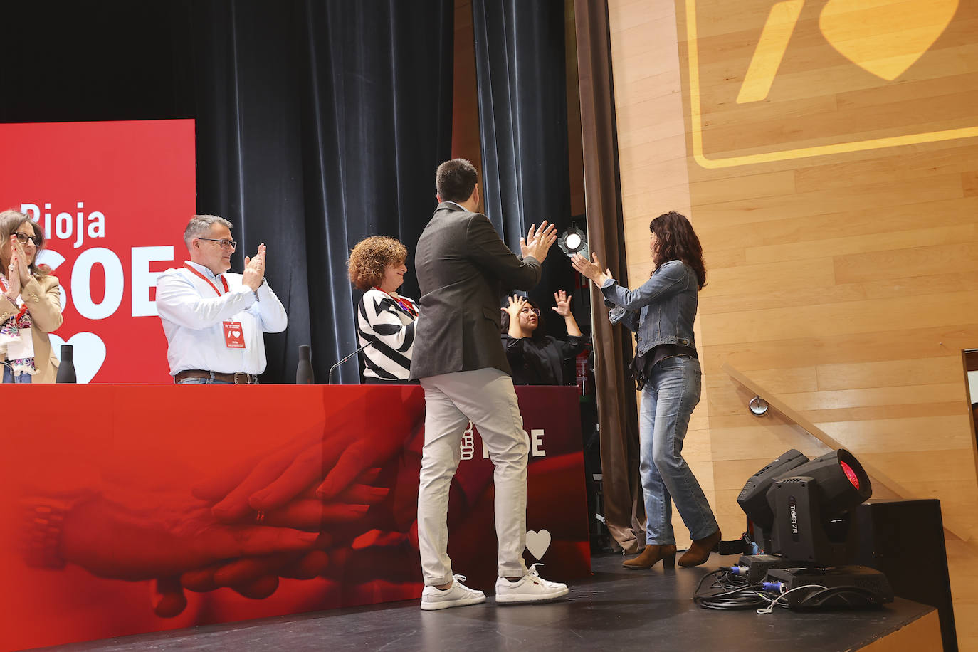 La proclamación de García al frente del PSOE riojano, en imágenes