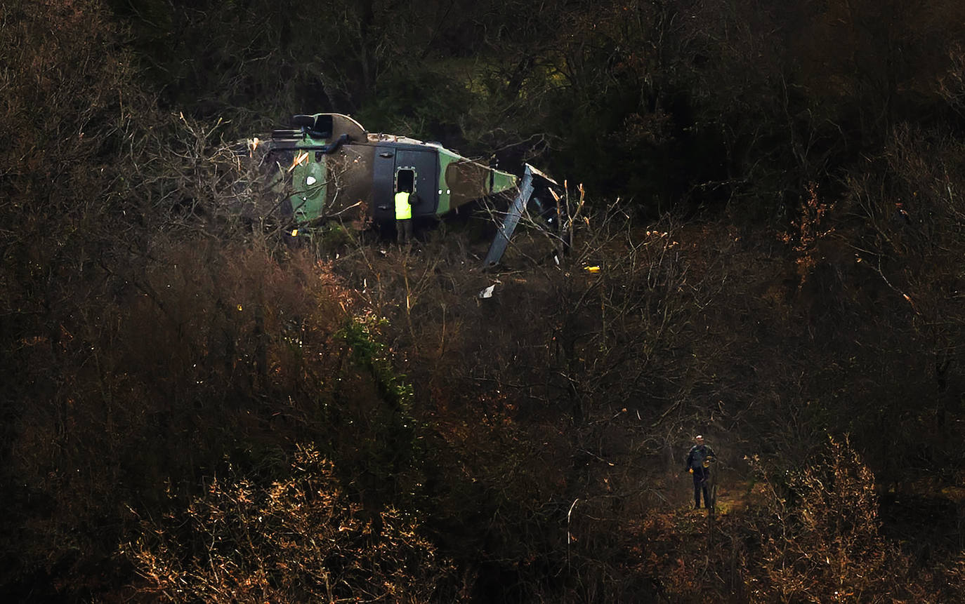 El accidente del helicóptero militar siniestrado, en imágenes