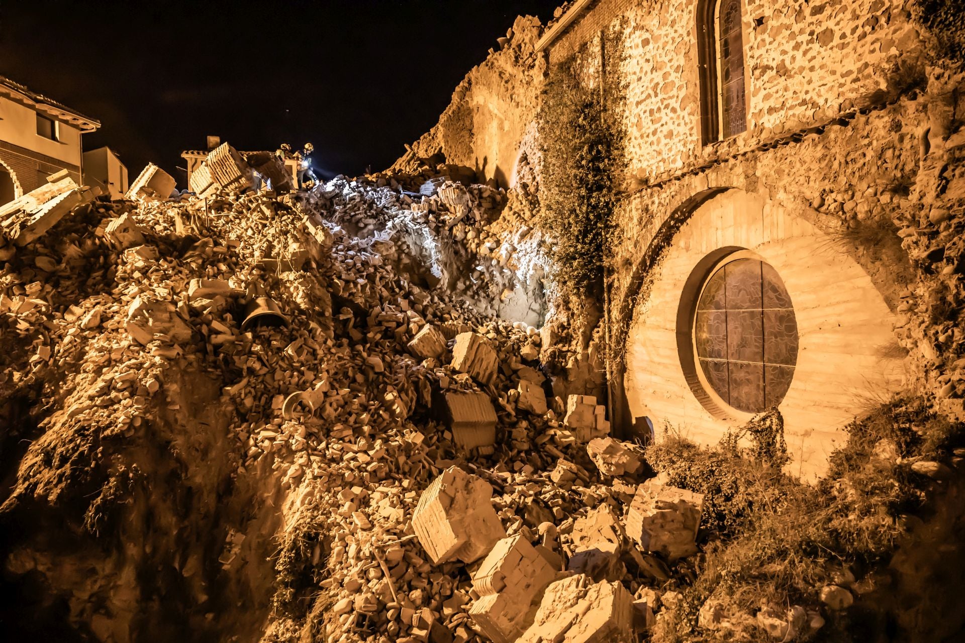 Viguera lamenta la caída de la torre de su iglesia