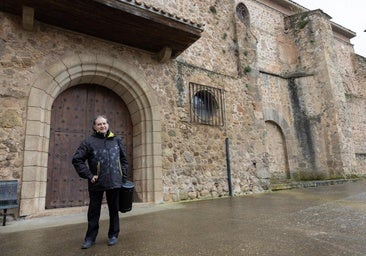 Los alumnos regresan al colegio, pero aún no hay un lugar para celebrar misa