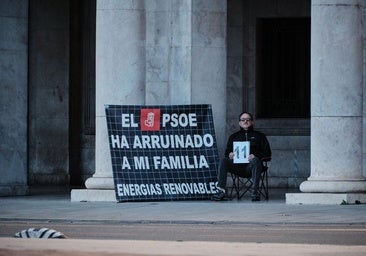 «De aquí salgo con una firma o con una ambulancia»
