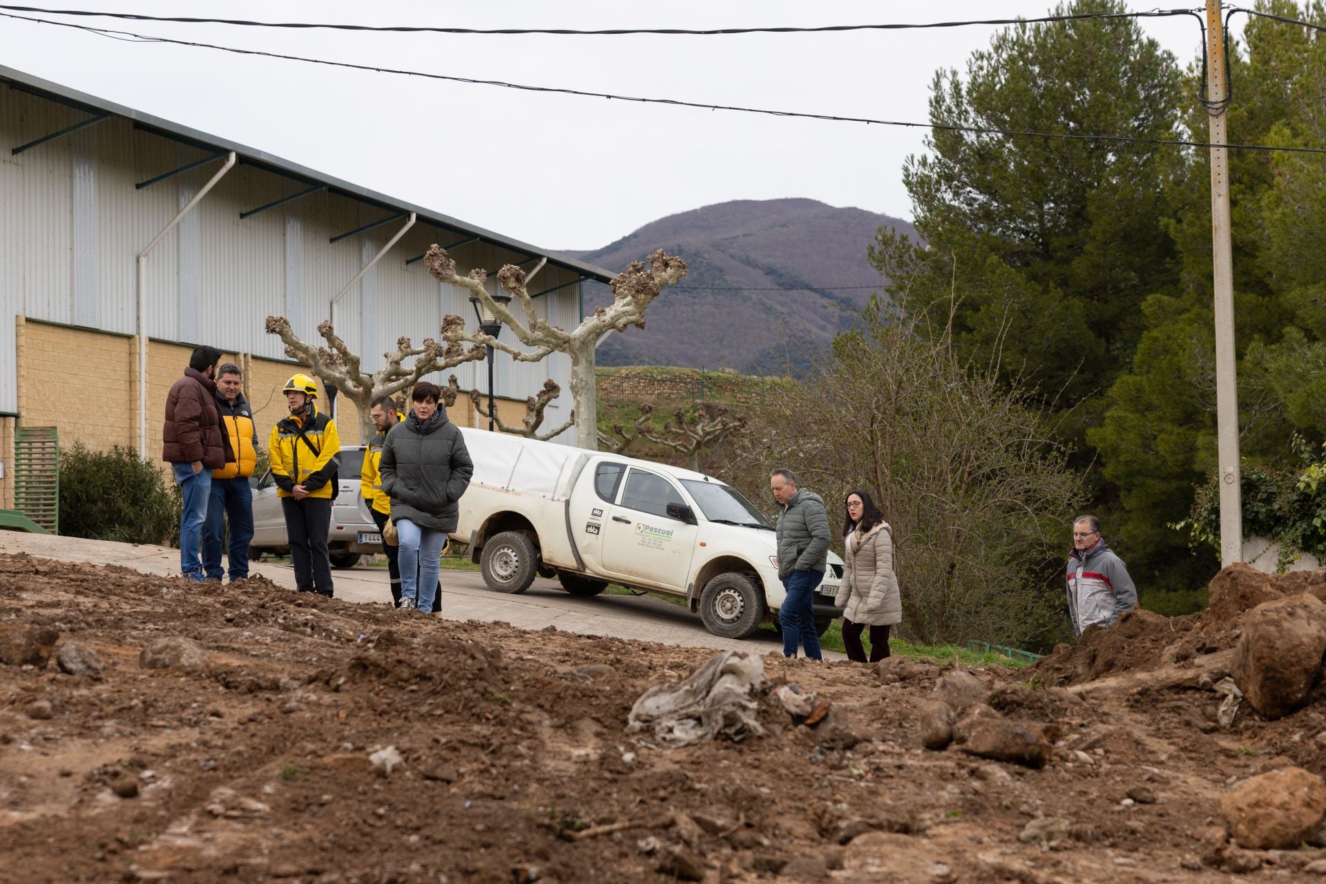 Las imágenes del desescombro tras el derrumbe de la torre en Viguera